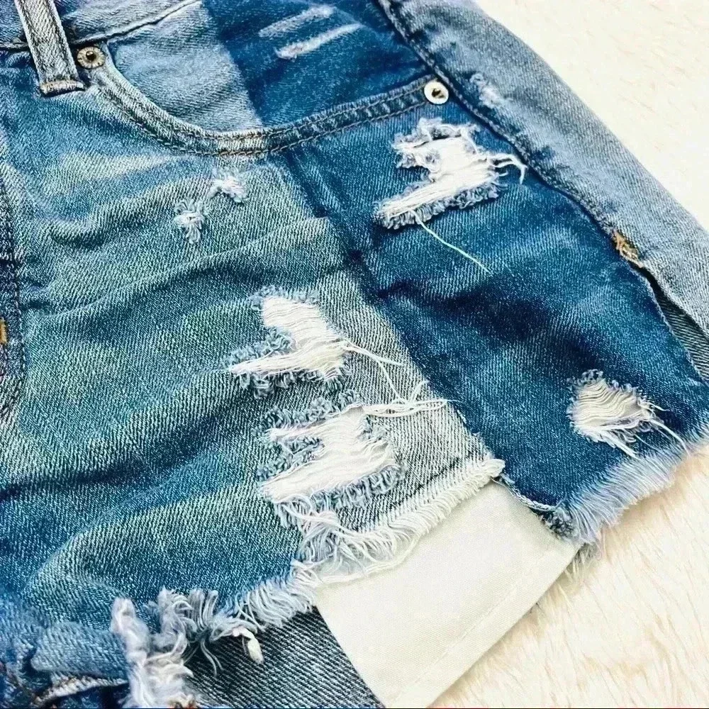 American Eagle Highrise Festival Patchwork Distressed Frayed Denim Short‎ Size 2